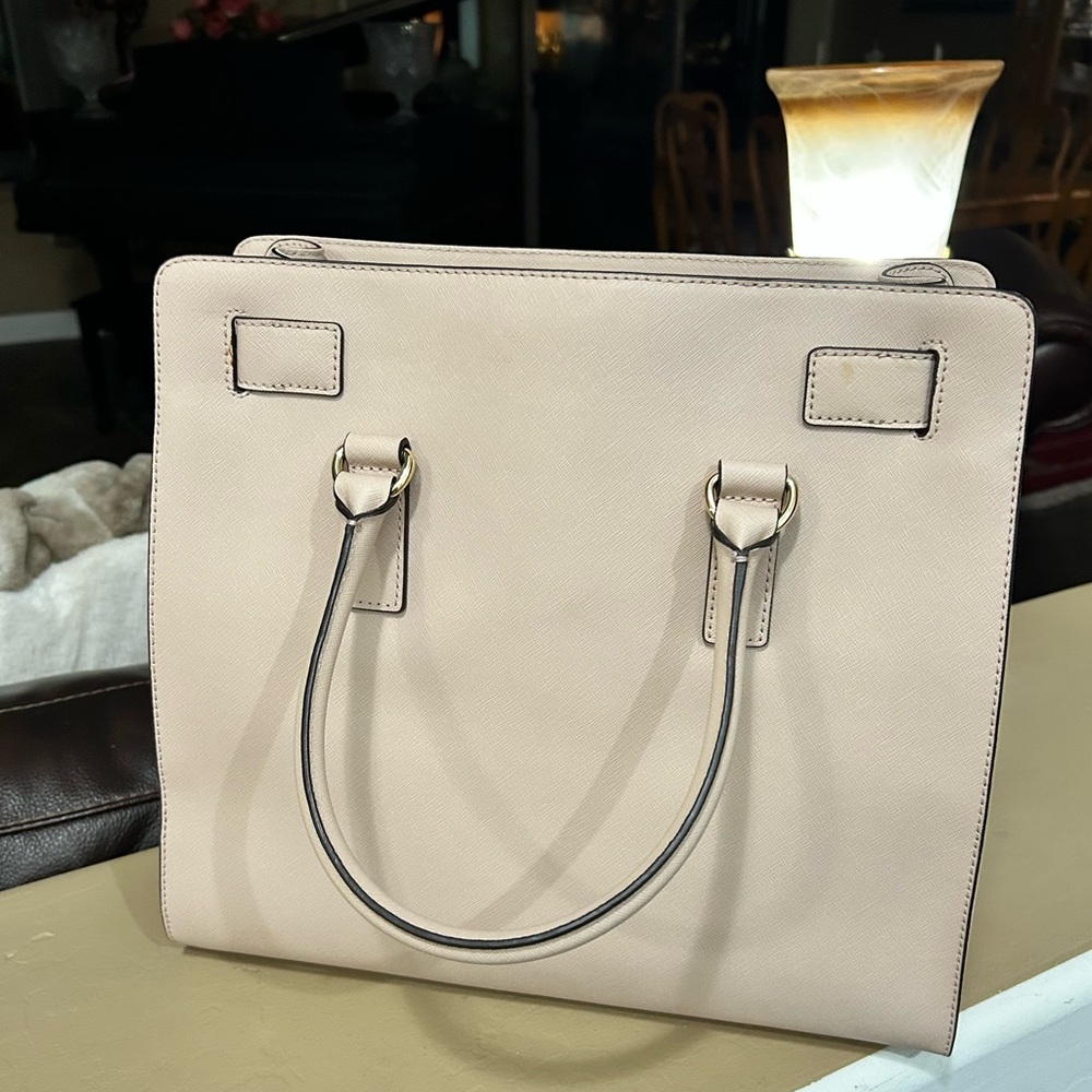 Like brand new without tag’s Michael Kors large leather tote purse - Picture 6 of 16